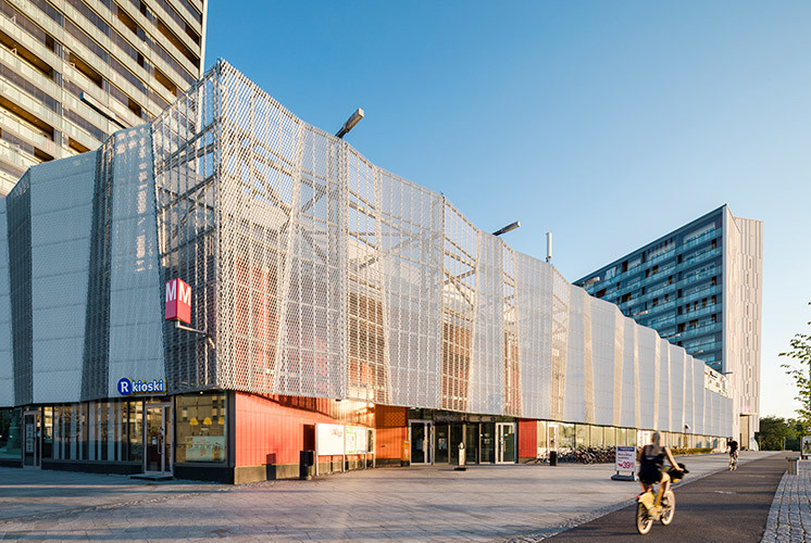 Julksisivu Espoon Niittykummun metroasemasta.