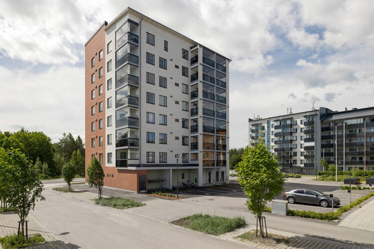 Lahden Vahva-Jussin Taimen julkisivusta sisäpihan puolelta