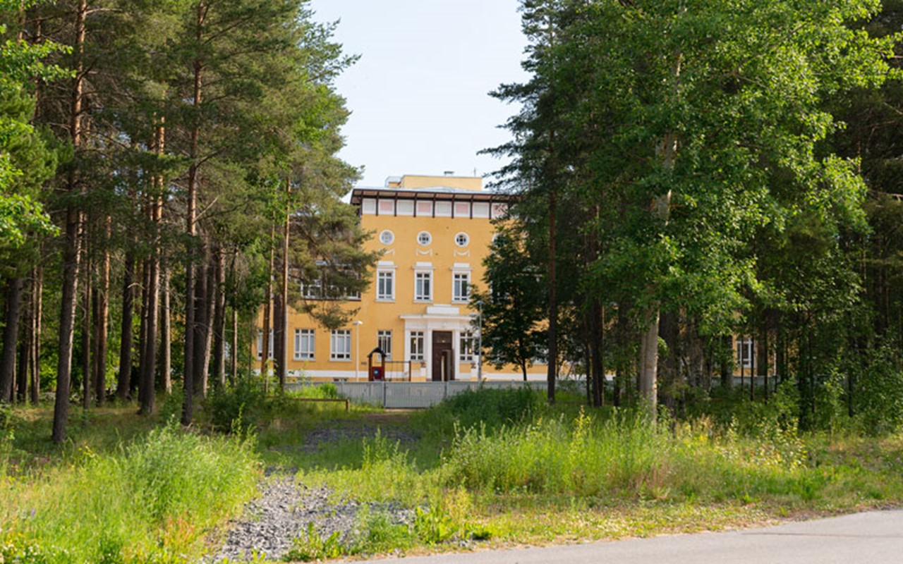 Rakennus Oulun Mäntylässä