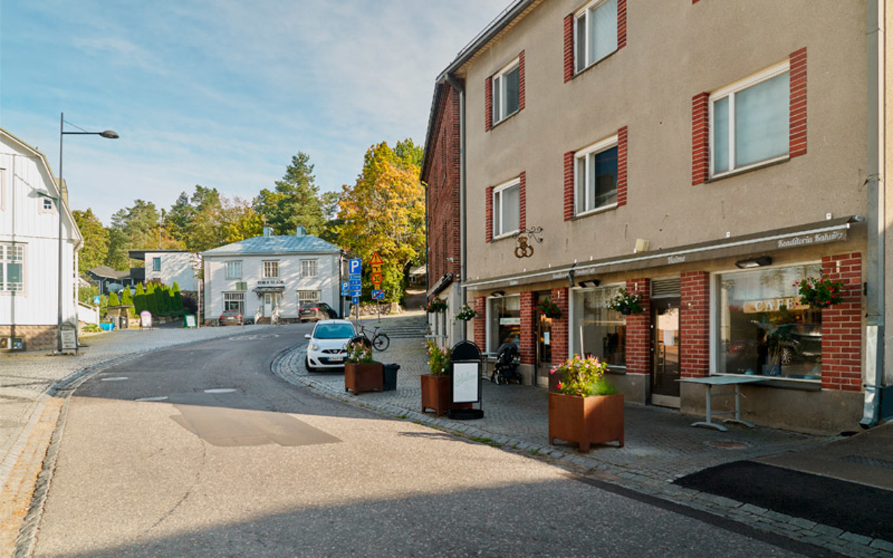 Klauklahden idyllistä kaupunkimaisemaa kuvattuna kesällä 2025