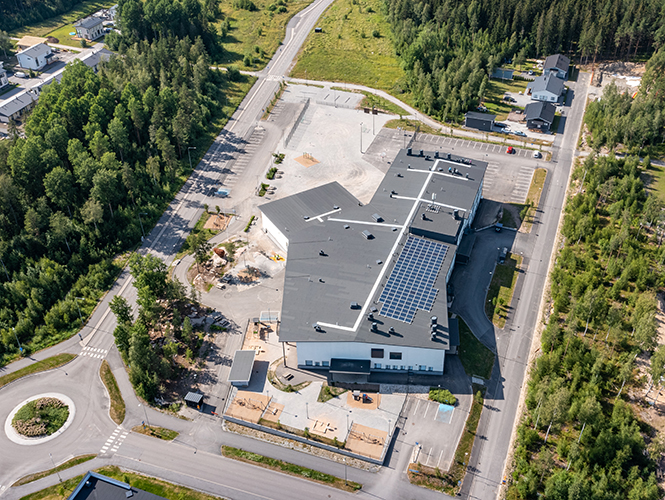 Hartelan rakentaman Ypsilonin monitoimitalon julkisivu muodstaa y-kirjaimen taivaalta katsottuna