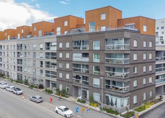 Hartelan rakentama 5-kerroksinen kerrostalo Helsingin Kruunuvuorenrannassa.