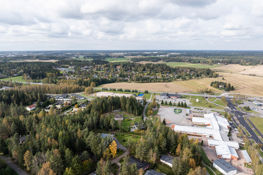 Ilmakuvanäkymä Liedon Loukinaisen keskustasta